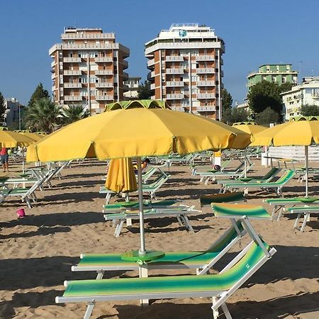 Appartamento Fronte Mare Rimini Exterior foto