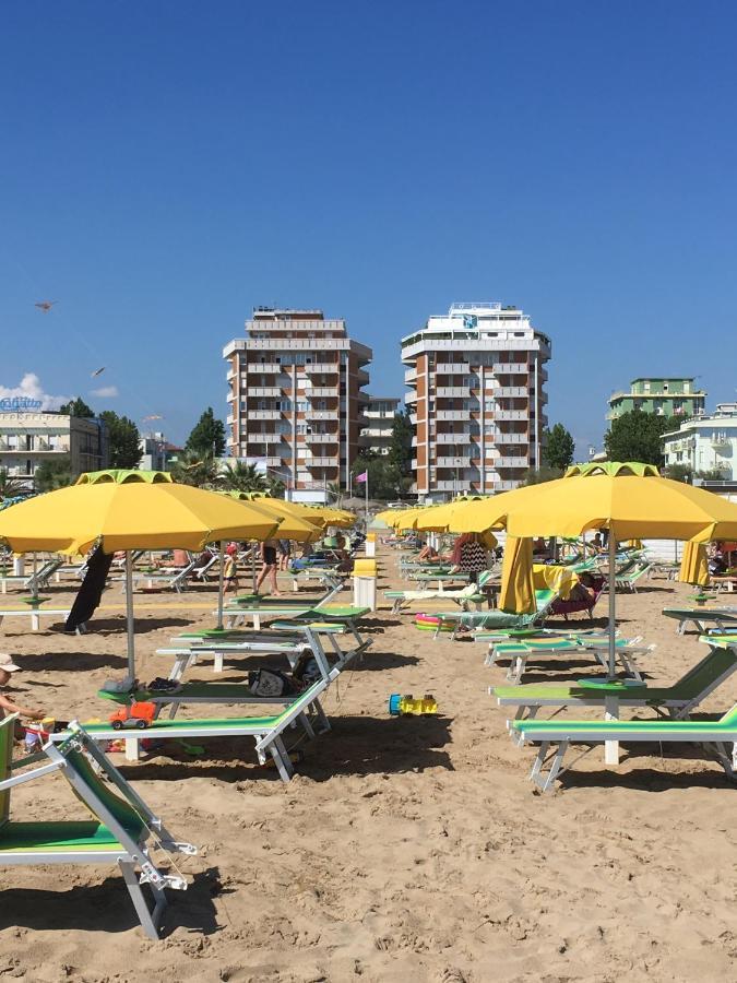 Appartamento Fronte Mare Rimini Exterior foto