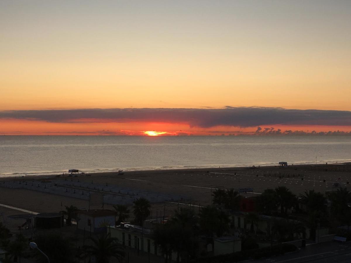 Appartamento Fronte Mare Rimini Exterior foto