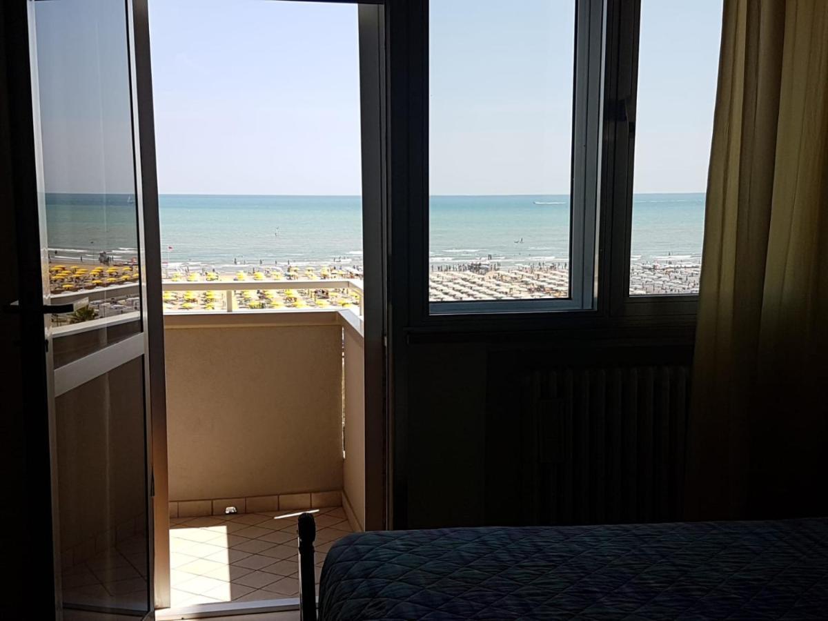 Appartamento Fronte Mare Rimini Exterior foto