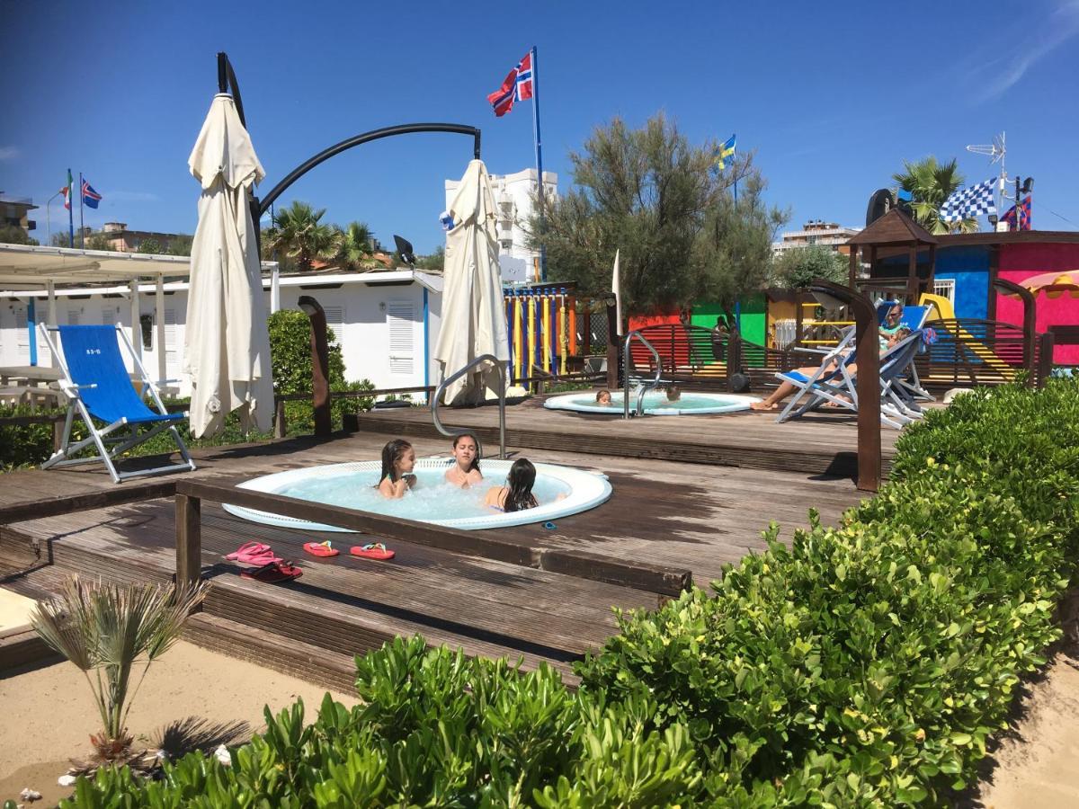 Appartamento Fronte Mare Rimini Exterior foto