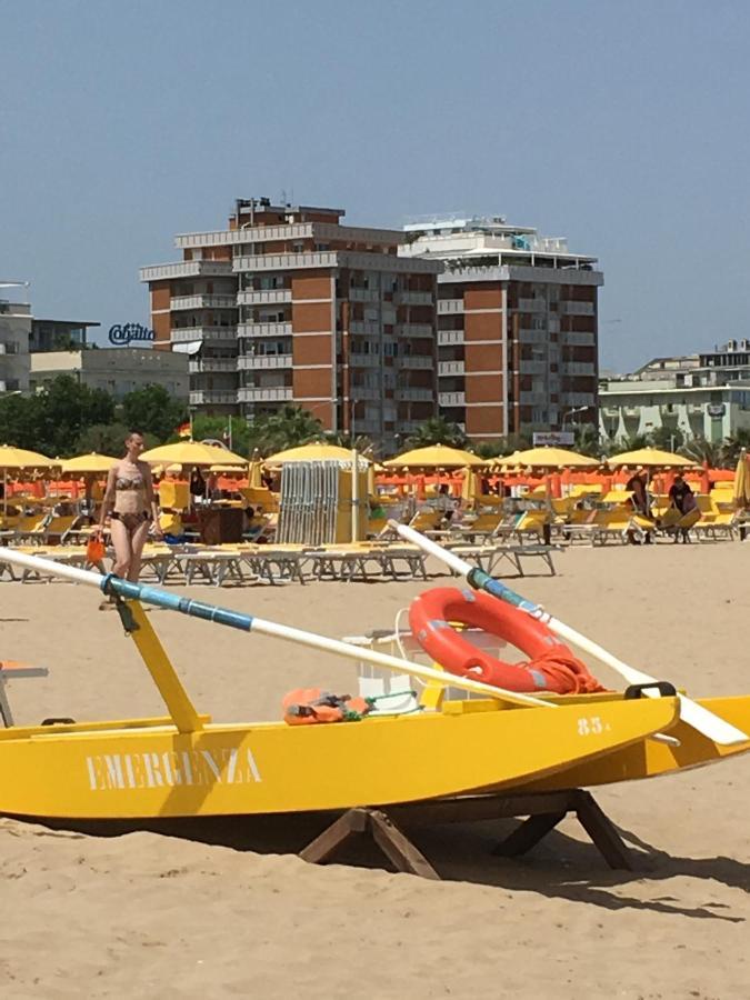 Appartamento Fronte Mare Rimini Exterior foto