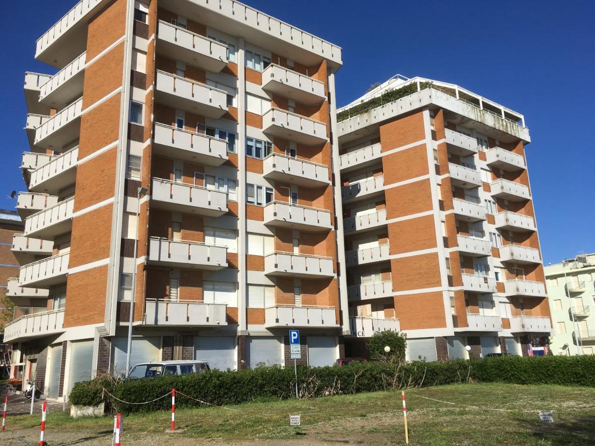 Appartamento Fronte Mare Rimini Exterior foto
