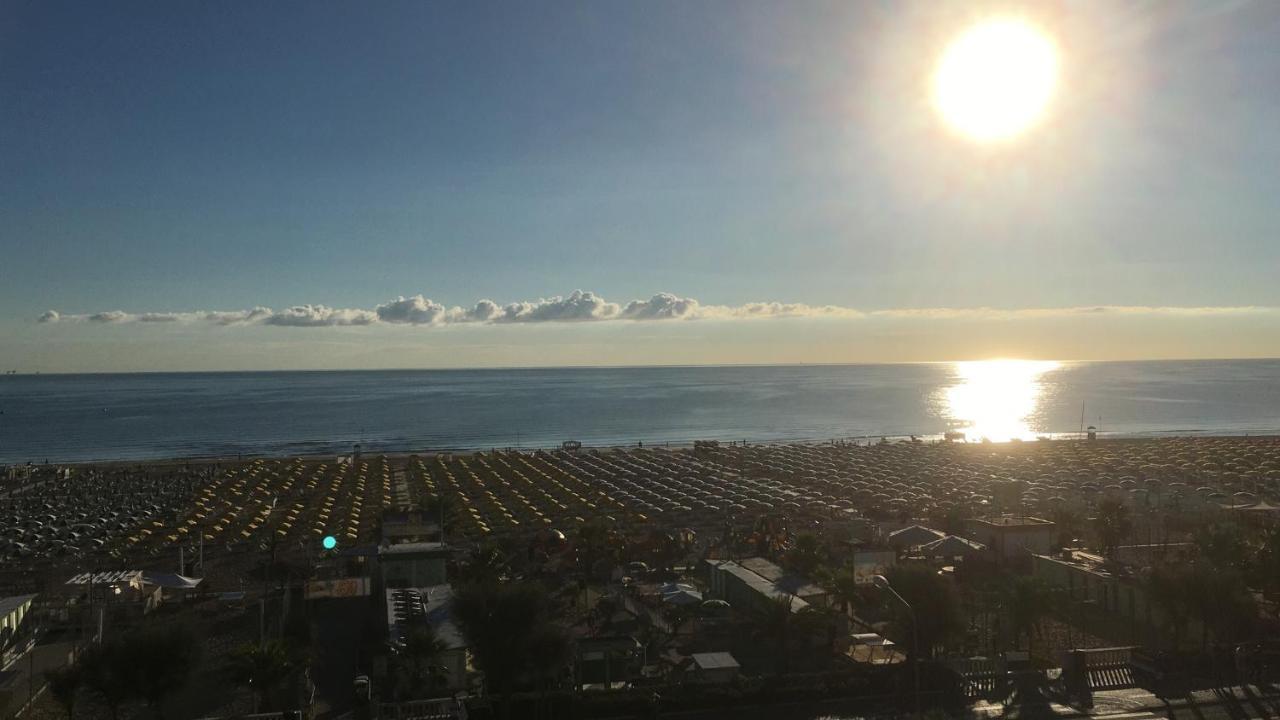 Appartamento Fronte Mare Rimini Exterior foto
