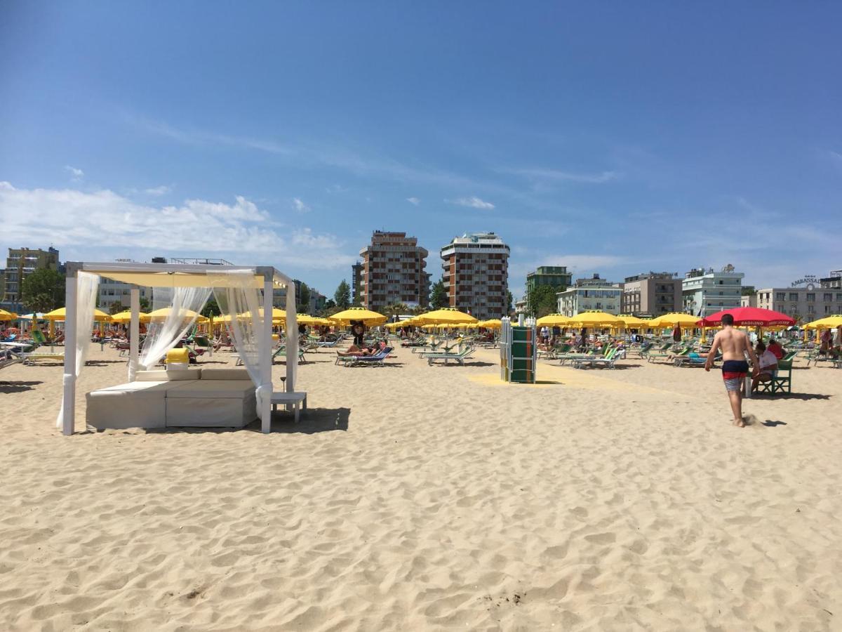 Appartamento Fronte Mare Rimini Exterior foto