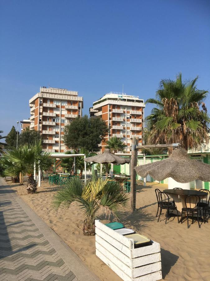 Appartamento Fronte Mare Rimini Exterior foto
